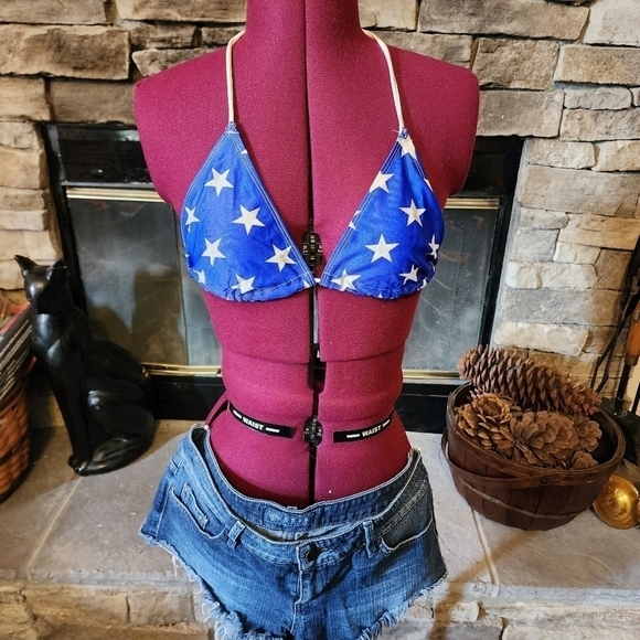 Pair of Vintage Bikini Tops S - Picture 4 of 10